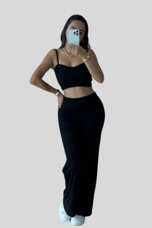 CONJUNTO BÀSICO NEGRO VERSATIL Y MINIMALISTA